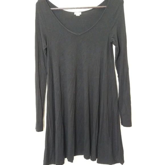 Garage Long Sleeve V Neck Dress - Picture 5 of 9